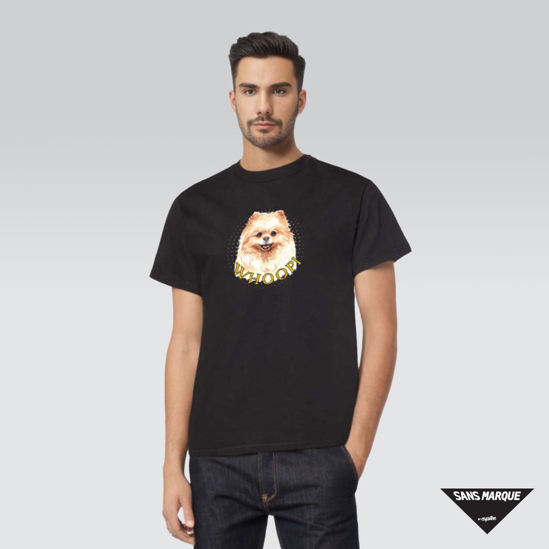 Model wearing Pomeranian Personalized Black T-Shirt